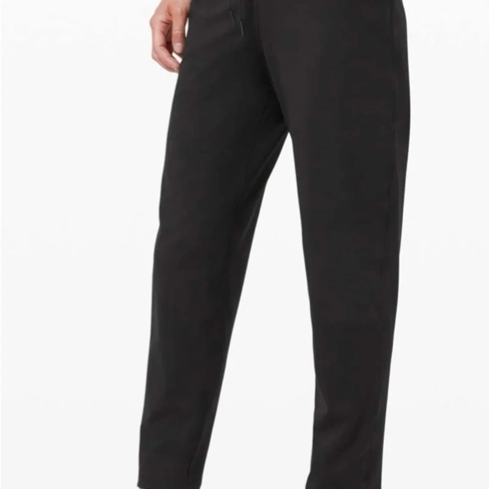 2020-Lululemon Keep Moving Pant 7/8
High-Rise
Black size 2 - Picture 2 of 10